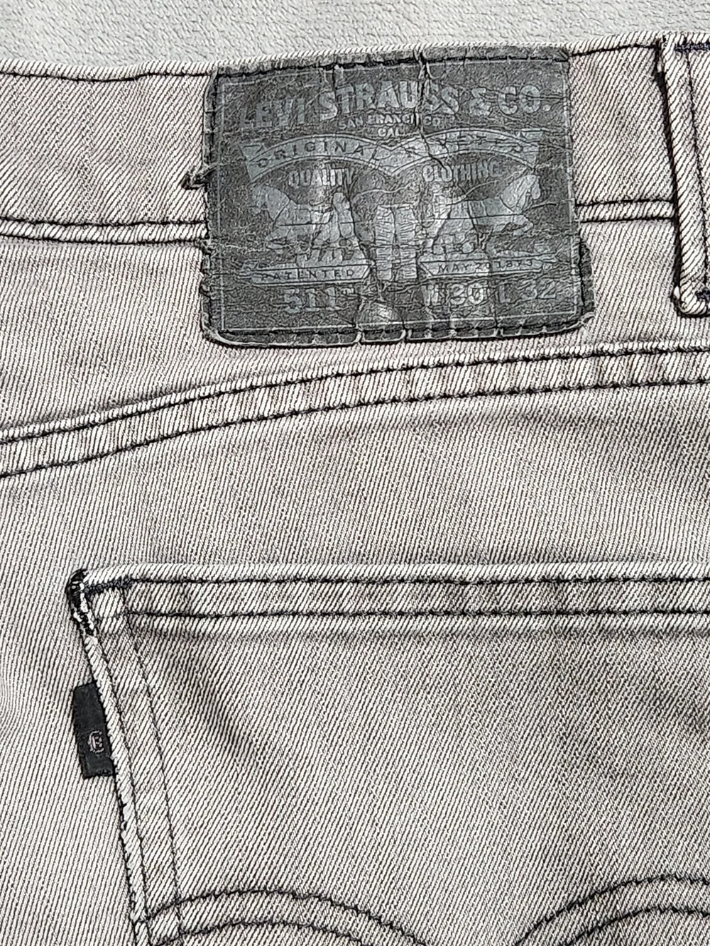 Levis versatile gray